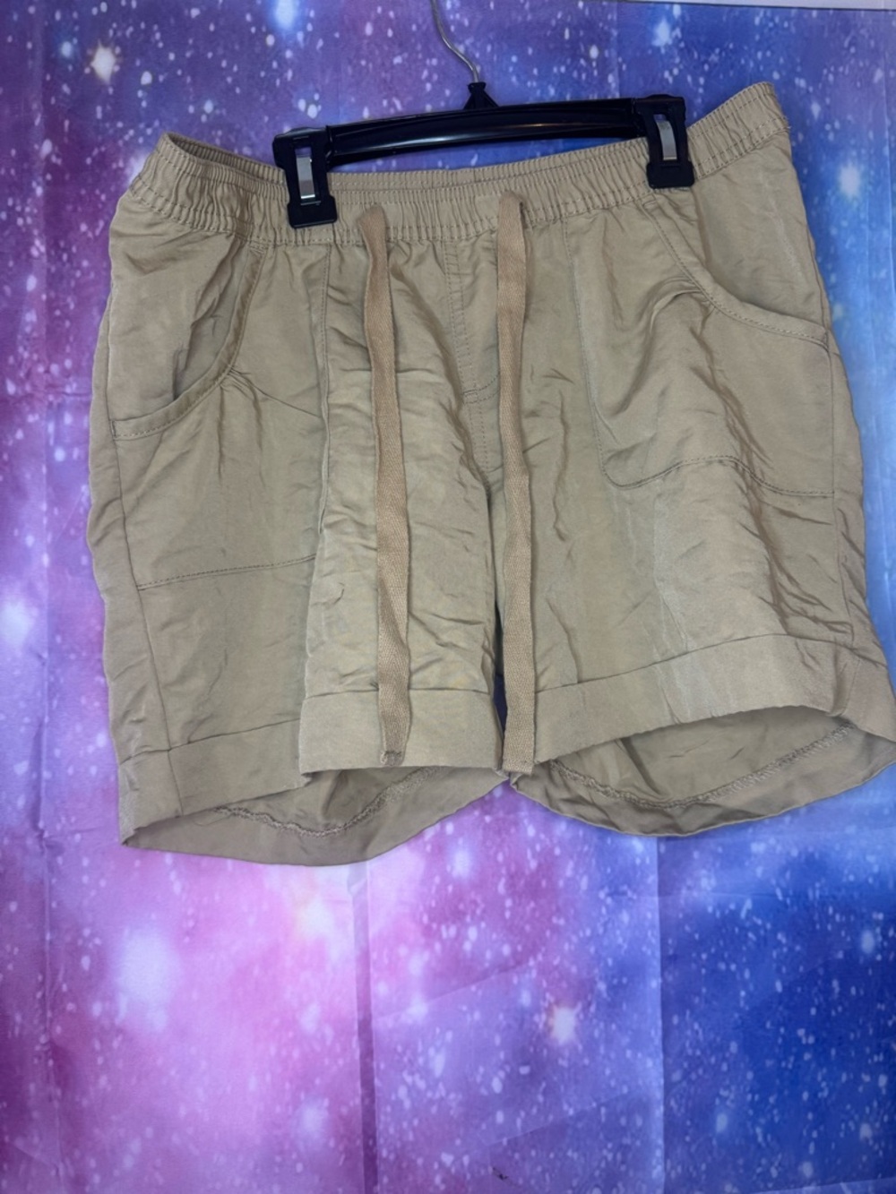 Liz Lange for target maternity shorts 🛍